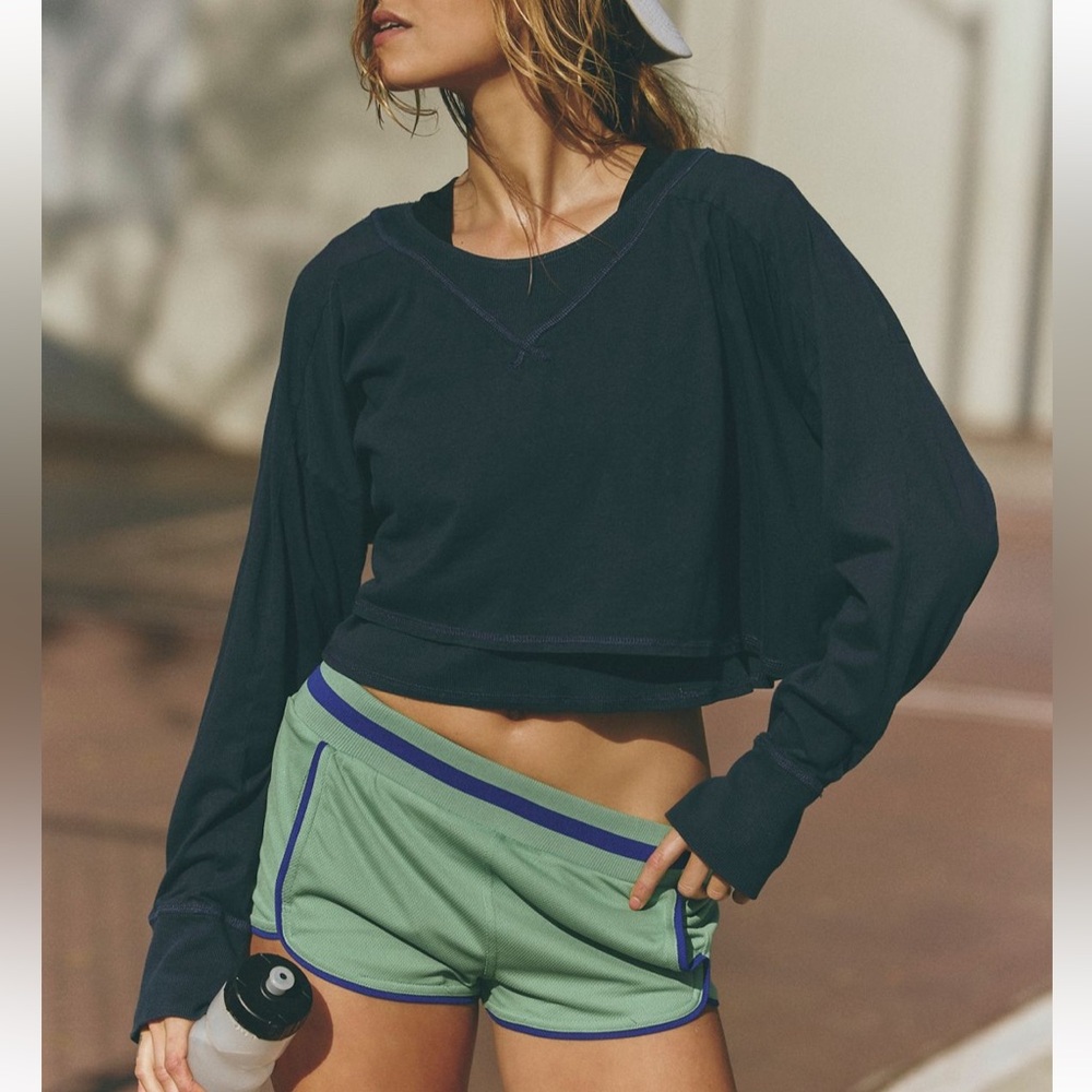 FREE PEOPLE MOVEMENT | STAY WITH IT LAYER IN MIDNIGHT NAVY | SIZE LARGE